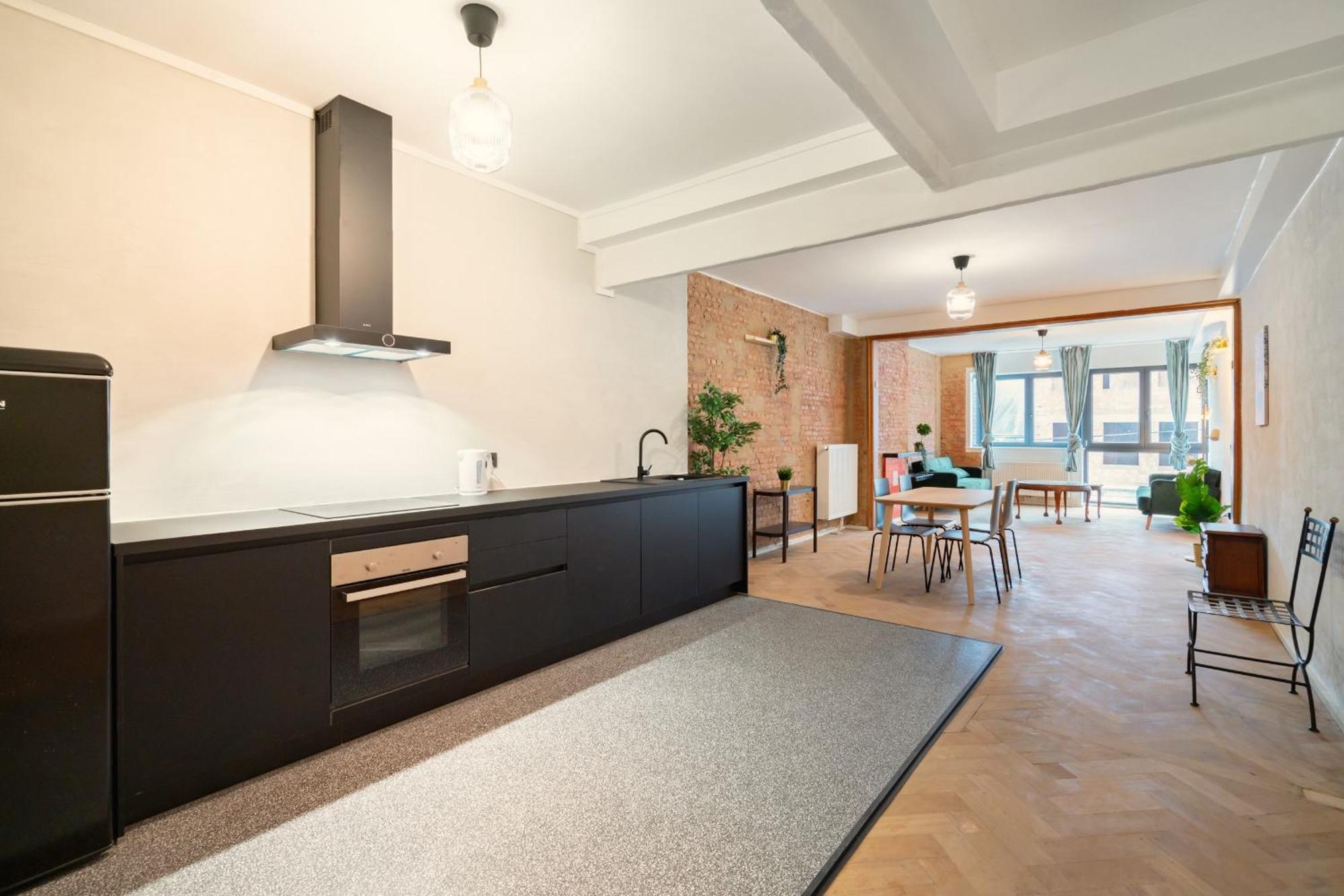 Two-Bedroom Apartments In The Heart Of แอนต์เวิร์ป ภายนอก รูปภาพ